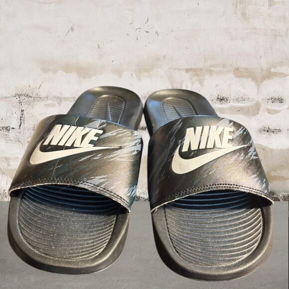 Nike NWOT Victori One Printed Slide Black Tiger Camo Size W7 M6 - Picture 1 of 4